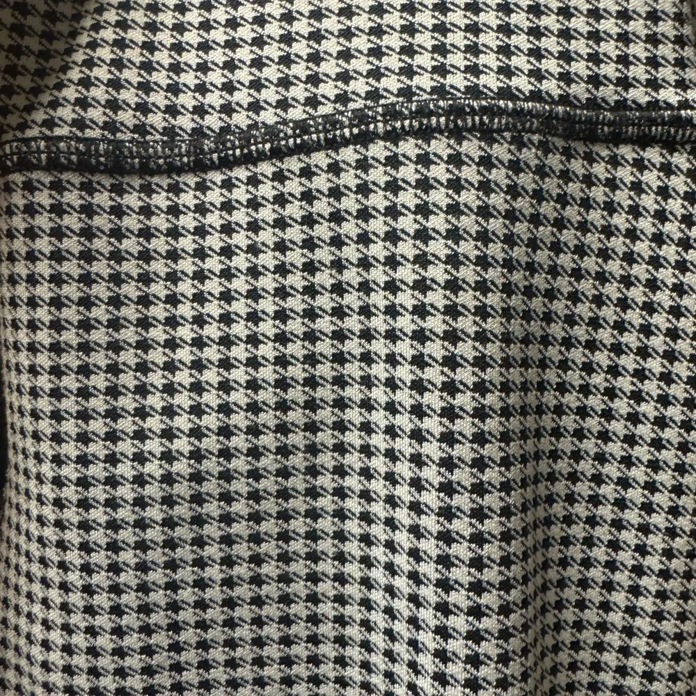 EUC Alo Yoga Black and White Plaid Legging - Picture 3 of 6